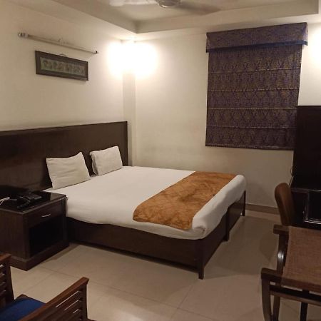 Hotel Clark Heights Nuova Delhi Esterno foto