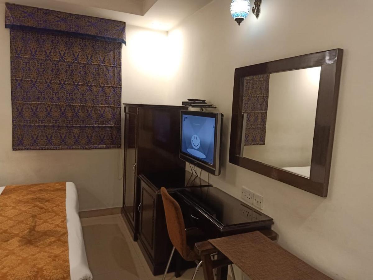 Hotel Clark Heights Nuova Delhi Esterno foto