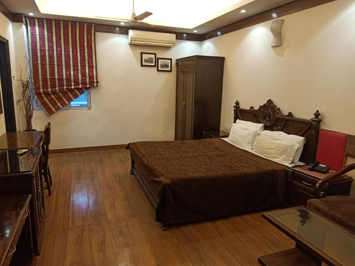 Hotel Clark Heights Nuova Delhi Esterno foto