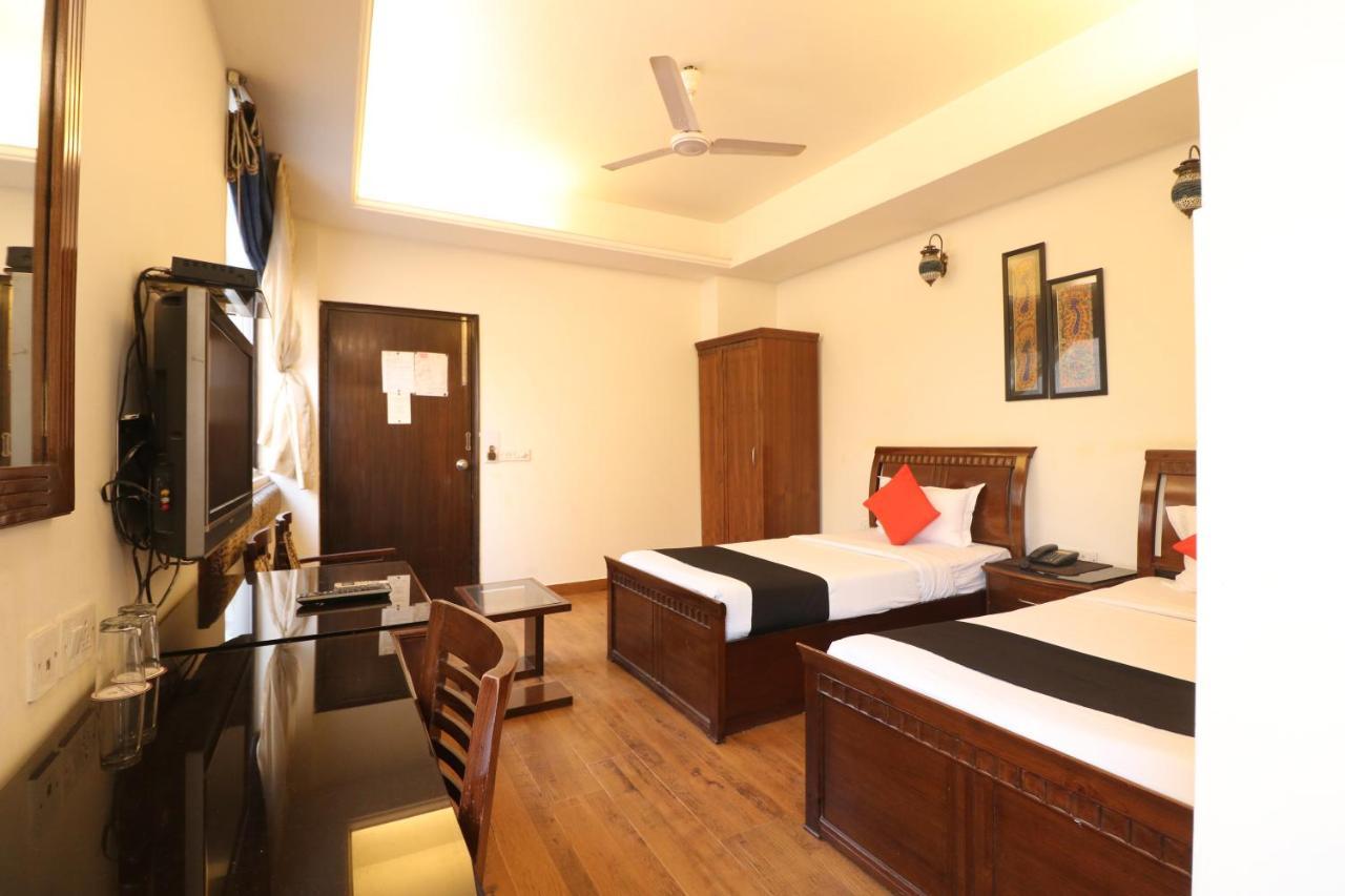 Hotel Clark Heights Nuova Delhi Esterno foto
