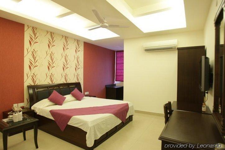 Hotel Clark Heights Nuova Delhi Camera foto