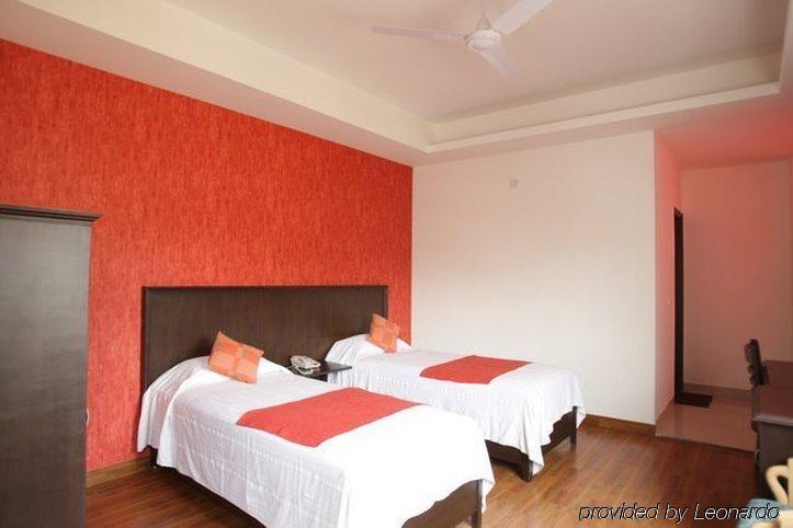 Hotel Clark Heights Nuova Delhi Camera foto