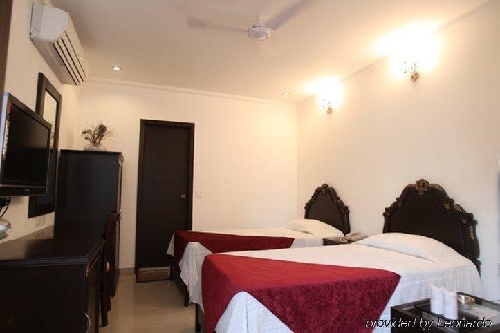 Hotel Clark Heights Nuova Delhi Camera foto