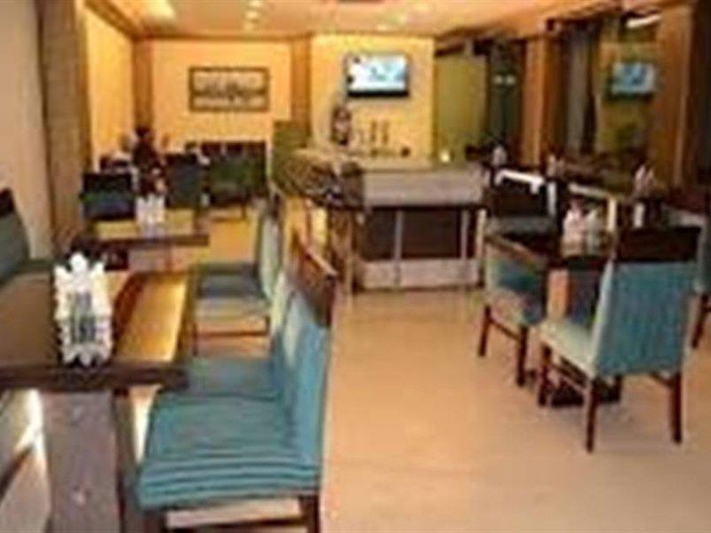 Hotel Clark Heights Nuova Delhi Esterno foto