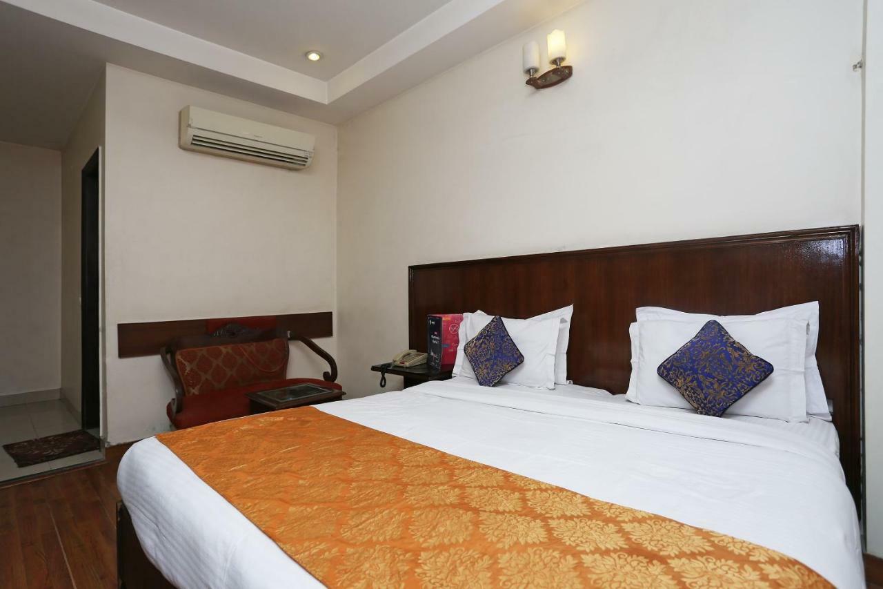 Hotel Clark Heights Nuova Delhi Esterno foto