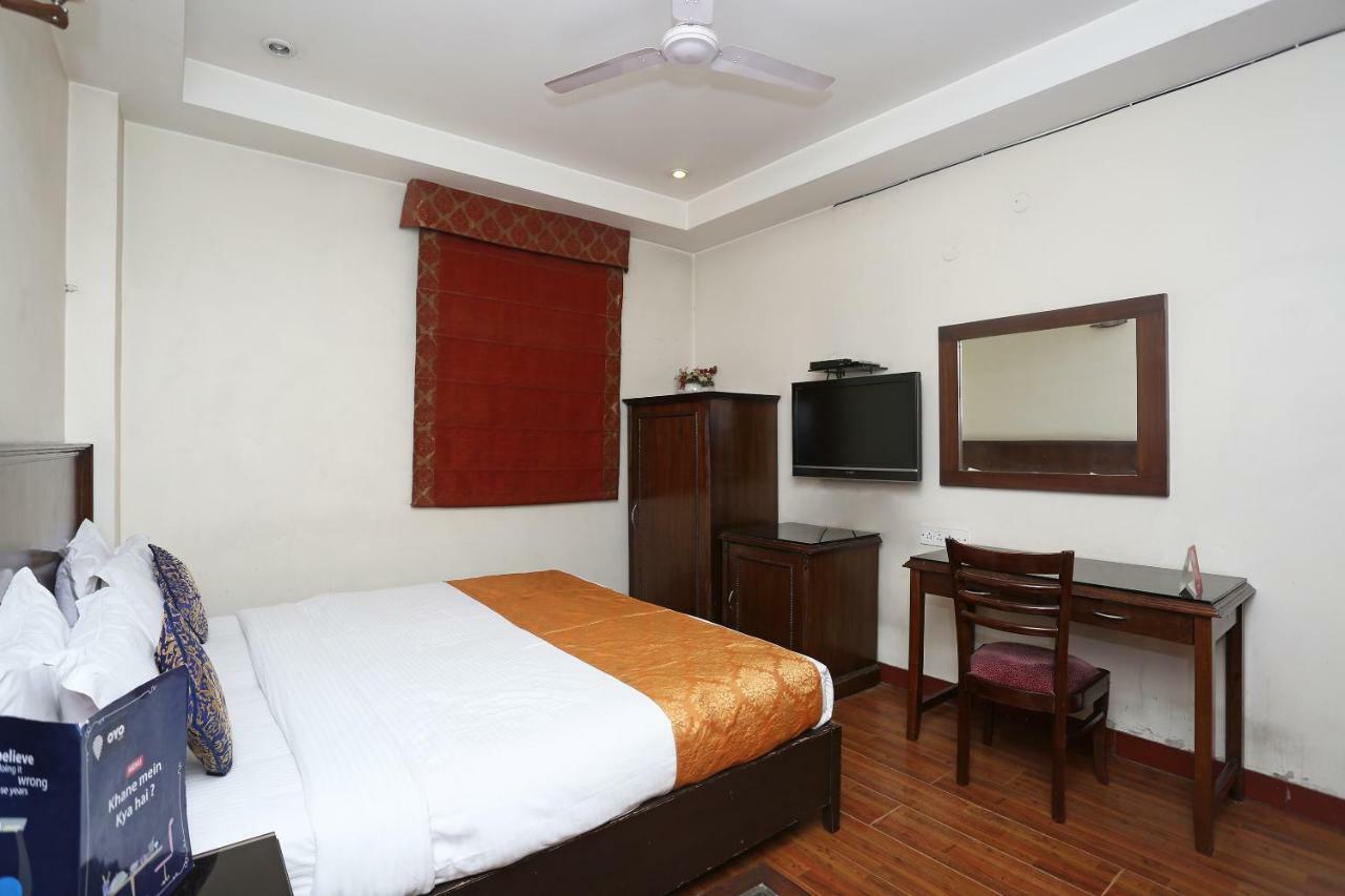 Hotel Clark Heights Nuova Delhi Esterno foto