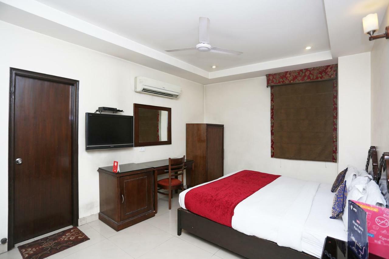Hotel Clark Heights Nuova Delhi Esterno foto